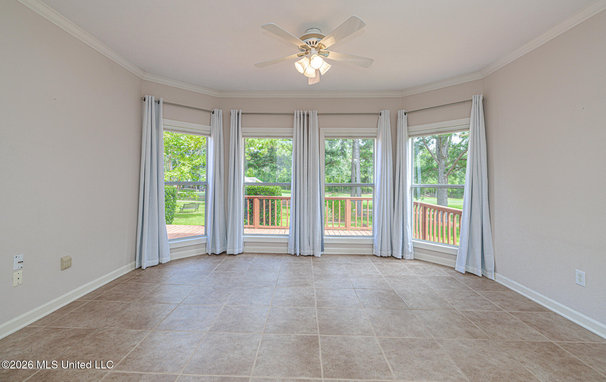 160 Apple Blossom Drive Property Photo 16