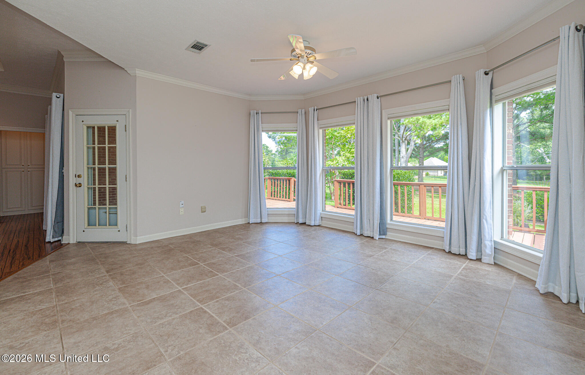 160 Apple Blossom Drive Property Photo 17