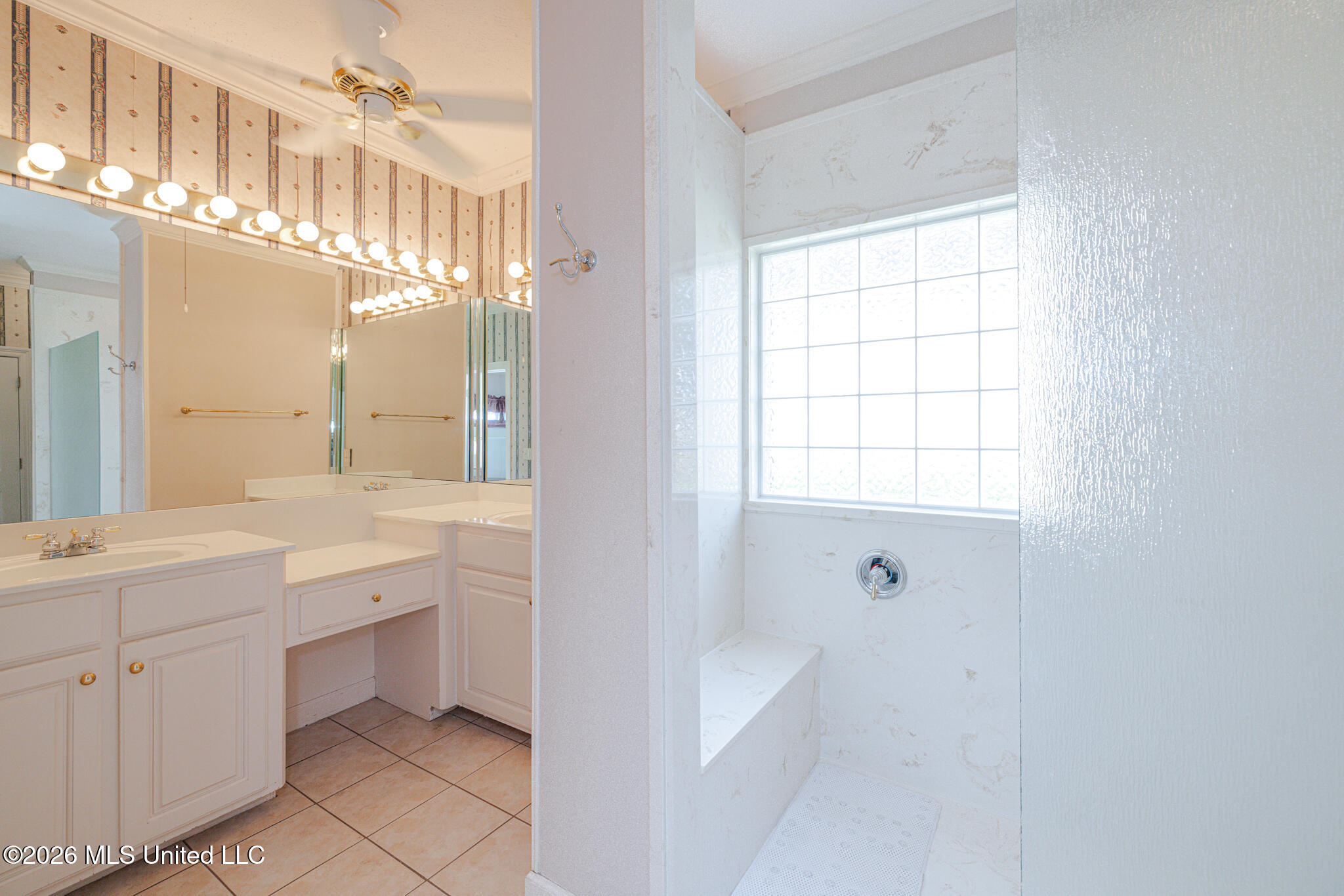 160 Apple Blossom Drive Property Photo 29