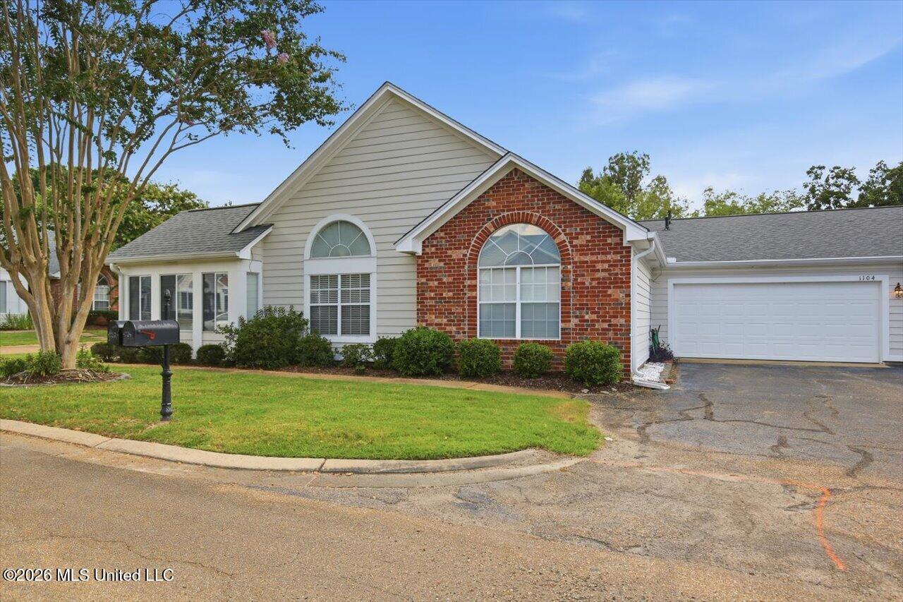 1104 Gerrits Landing Property Photo 1