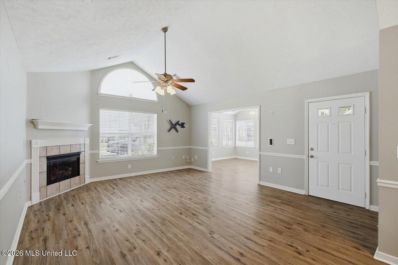 1104 Gerrits Landing Property Photo 6