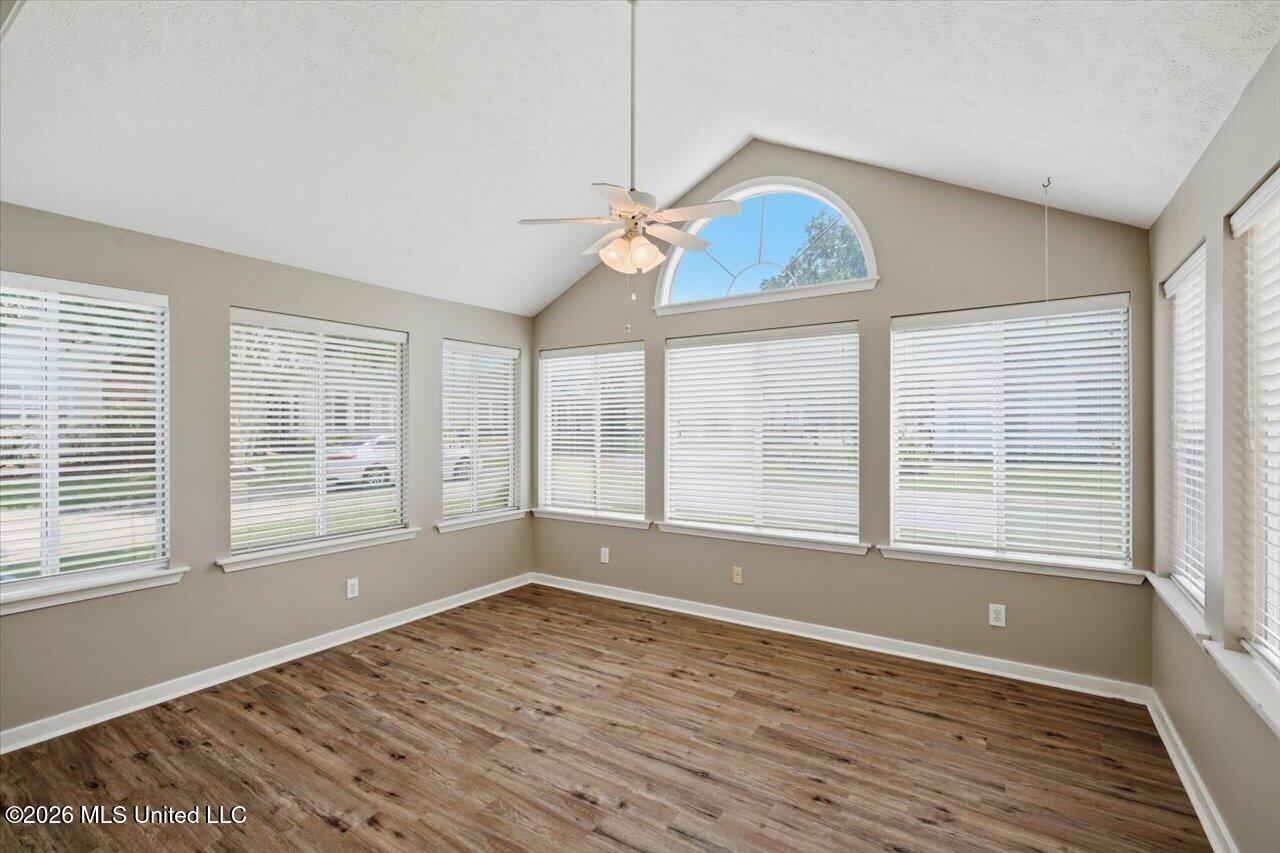 1104 Gerrits Landing Property Photo 8