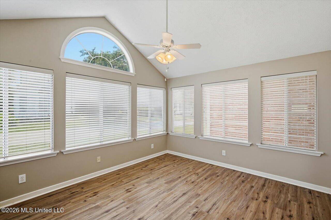 1104 Gerrits Landing Property Photo 9