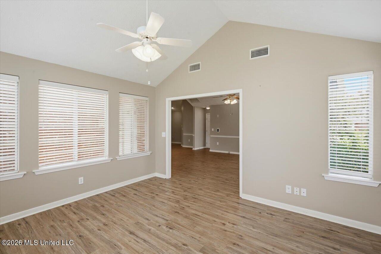 1104 Gerrits Landing Property Photo 10