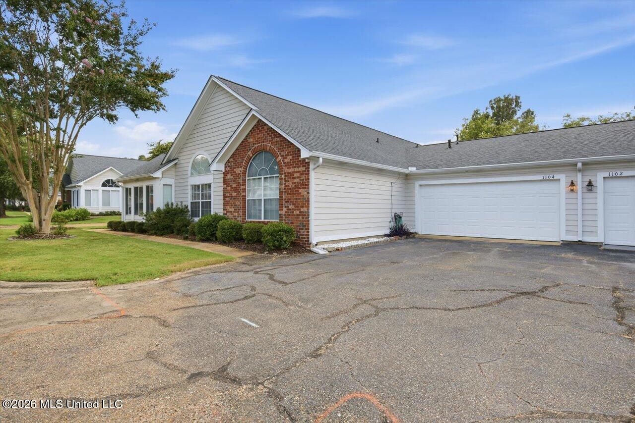 1104 Gerrits Landing Property Photo 32