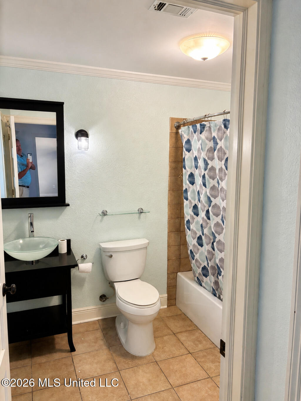 710 Mills Avenue Property Photo 13