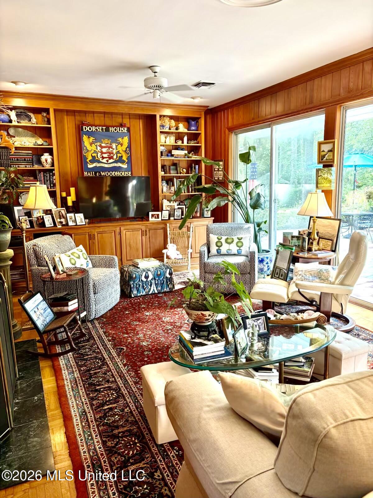 1858 E Lincoln Road Property Photo 4