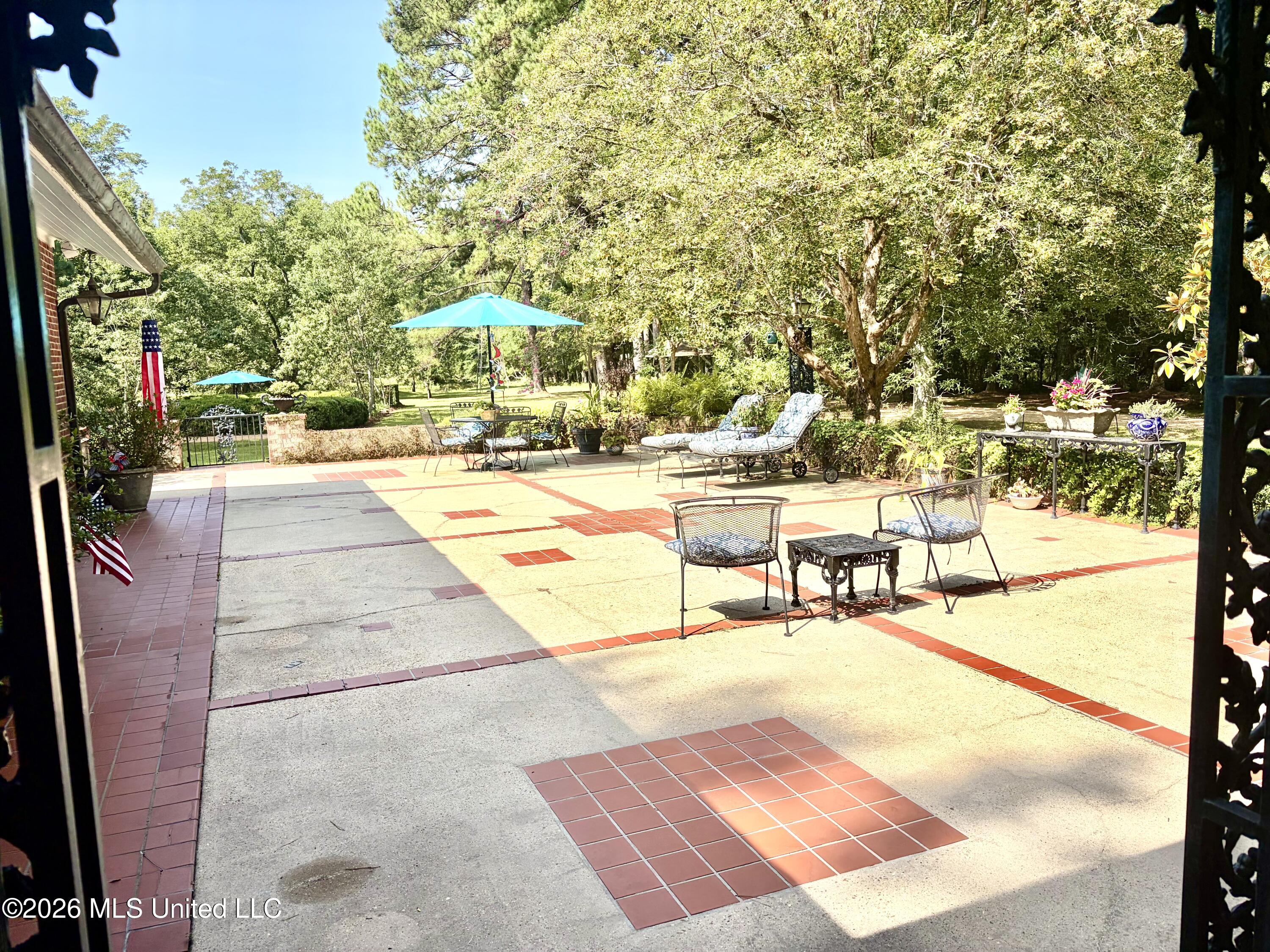 1858 E Lincoln Road Property Photo 10