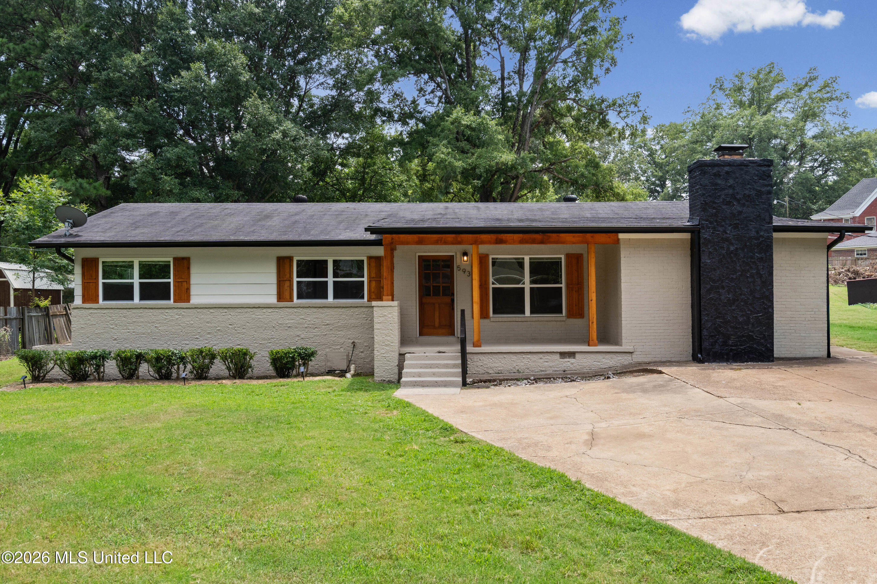 593 Autumn Street Property Photo 1