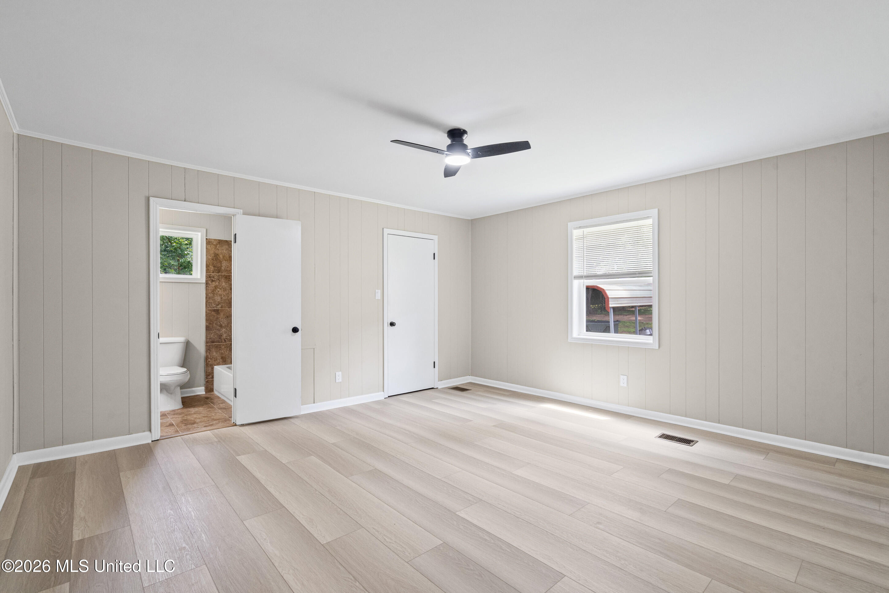 593 Autumn Street Property Photo 11