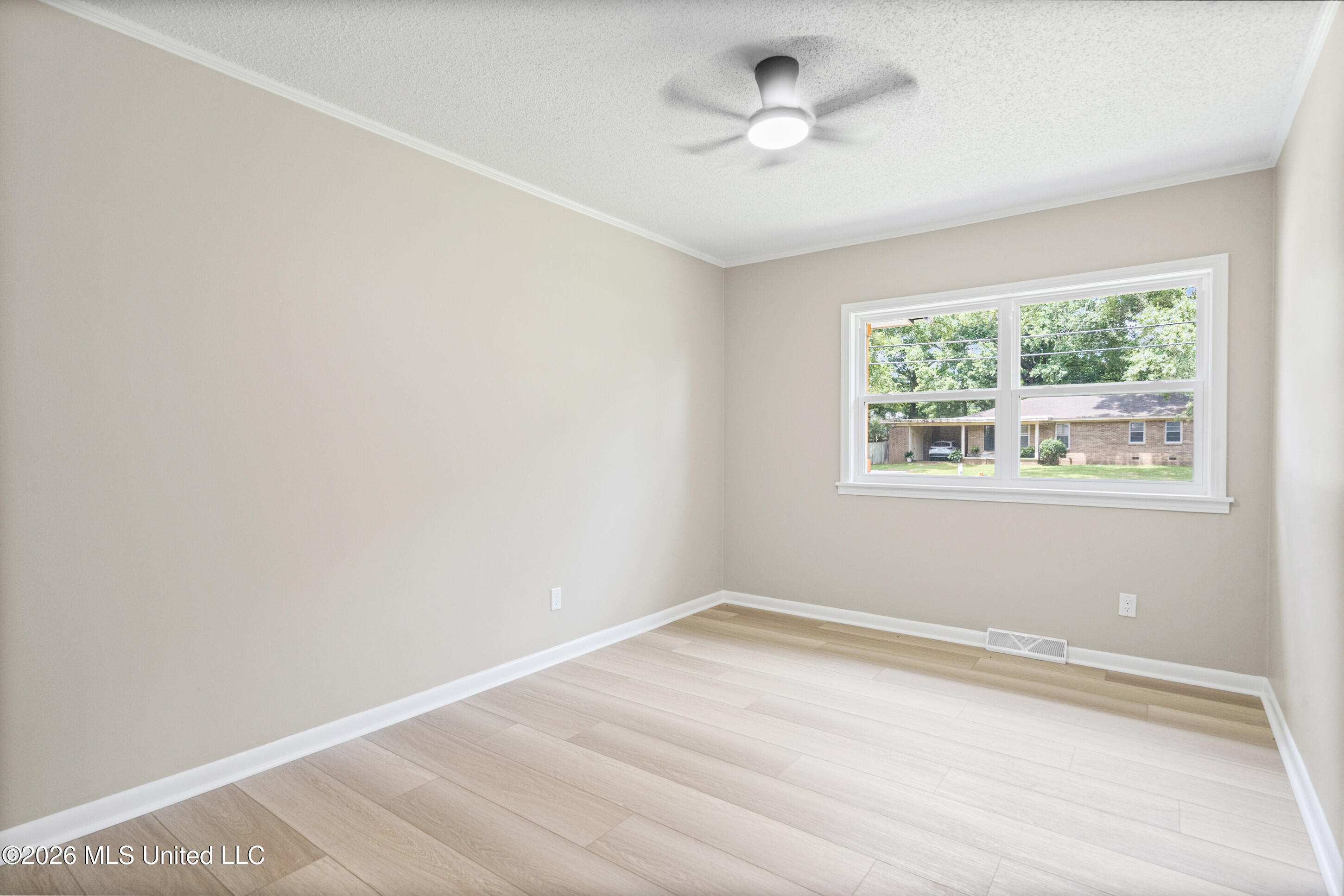 593 Autumn Street Property Photo 14