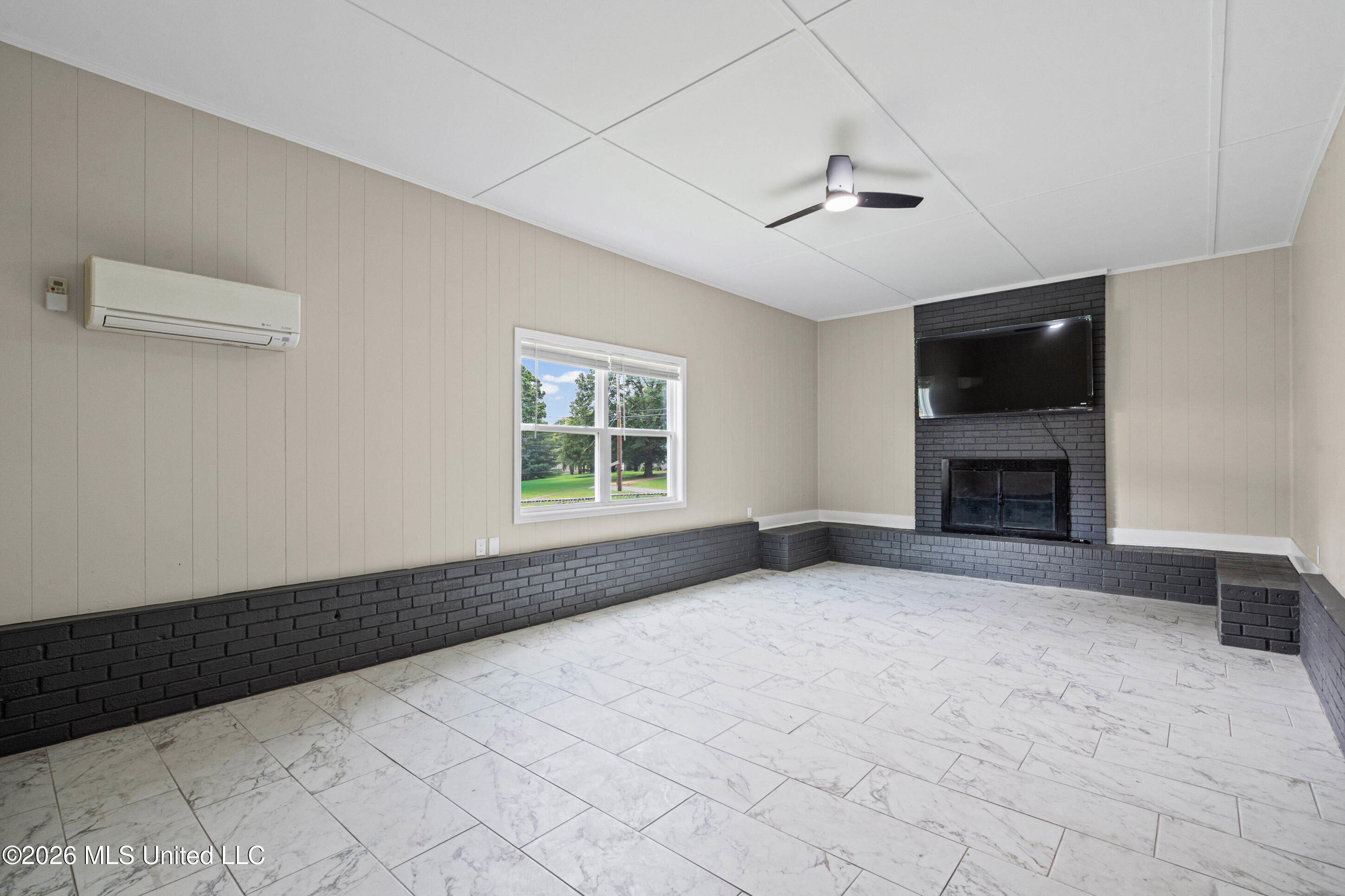 593 Autumn Street Property Photo 18