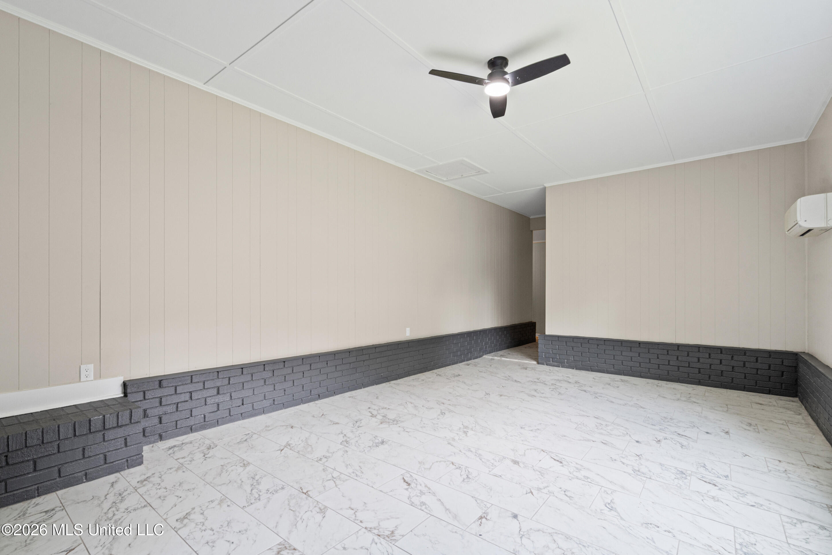 593 Autumn Street Property Photo 19