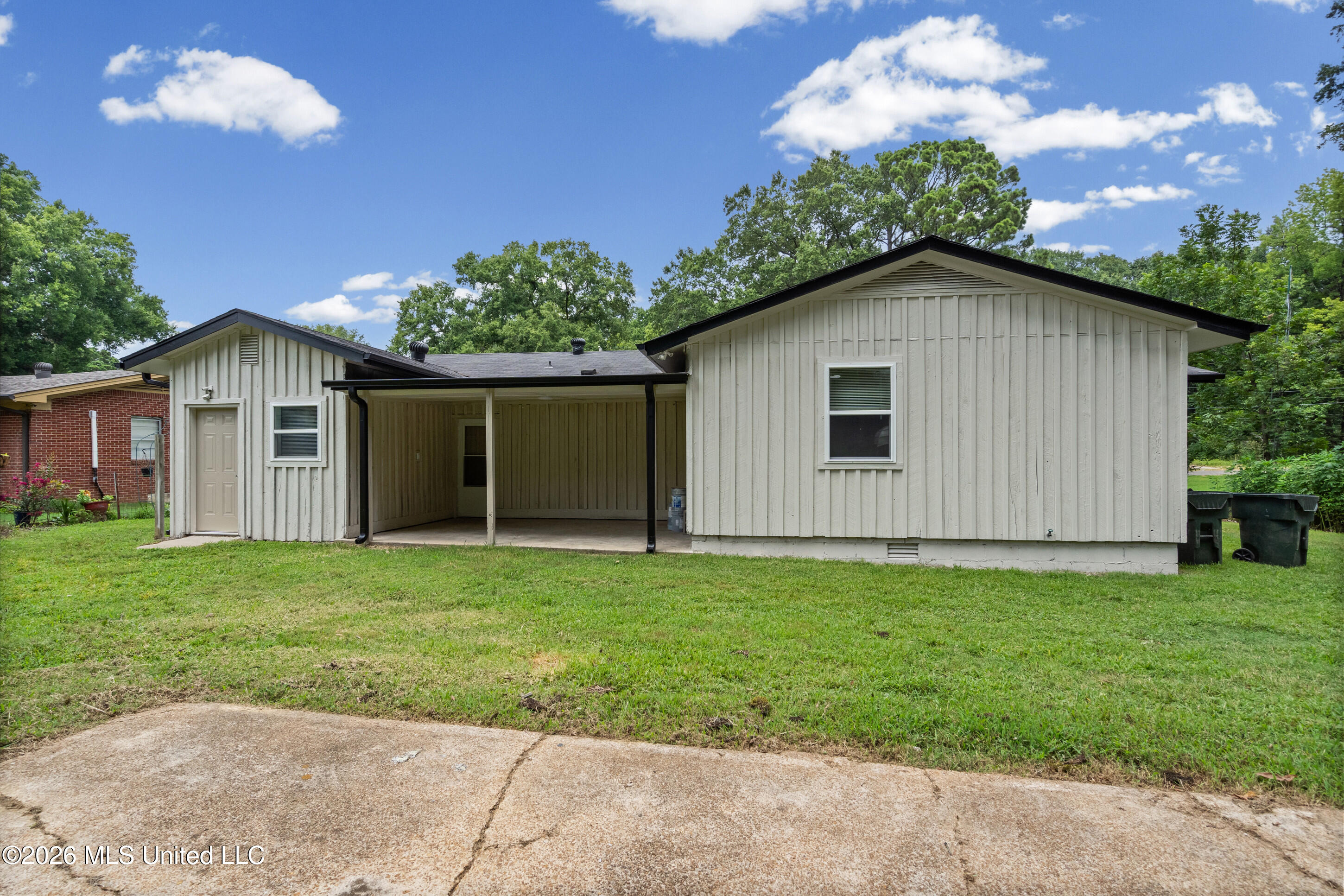 593 Autumn Street Property Photo 25