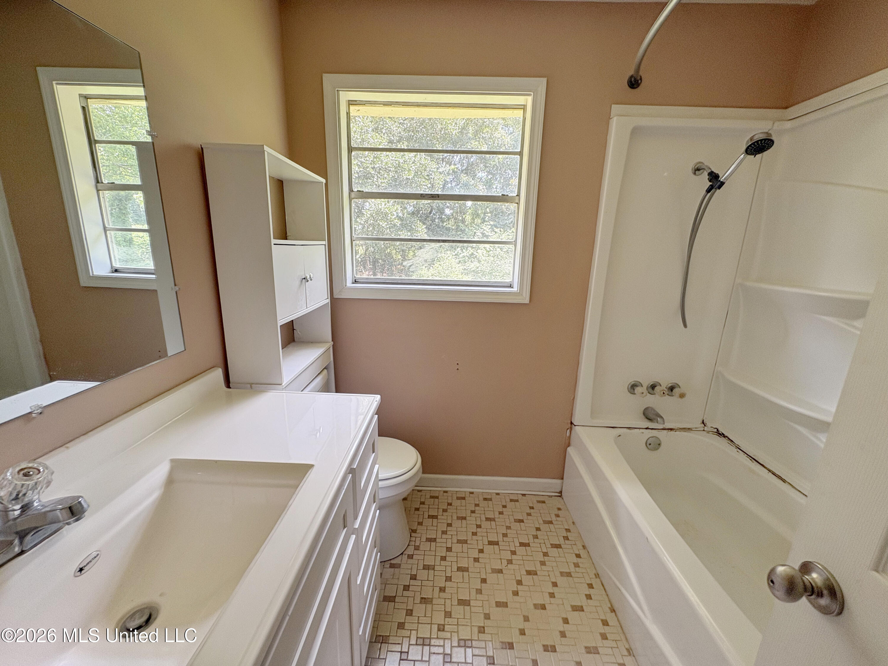 1728 Walton Avenue Property Photo 8