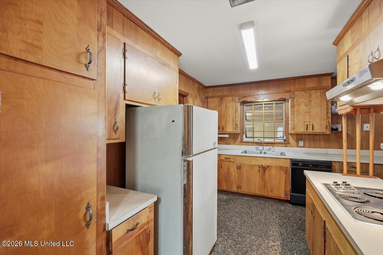 107 W Bell Avenue Property Photo 9