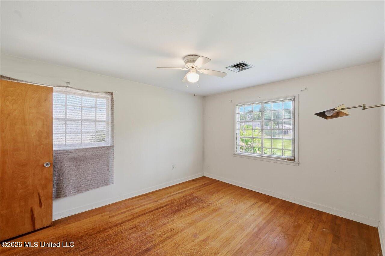 107 W Bell Avenue Property Photo 21
