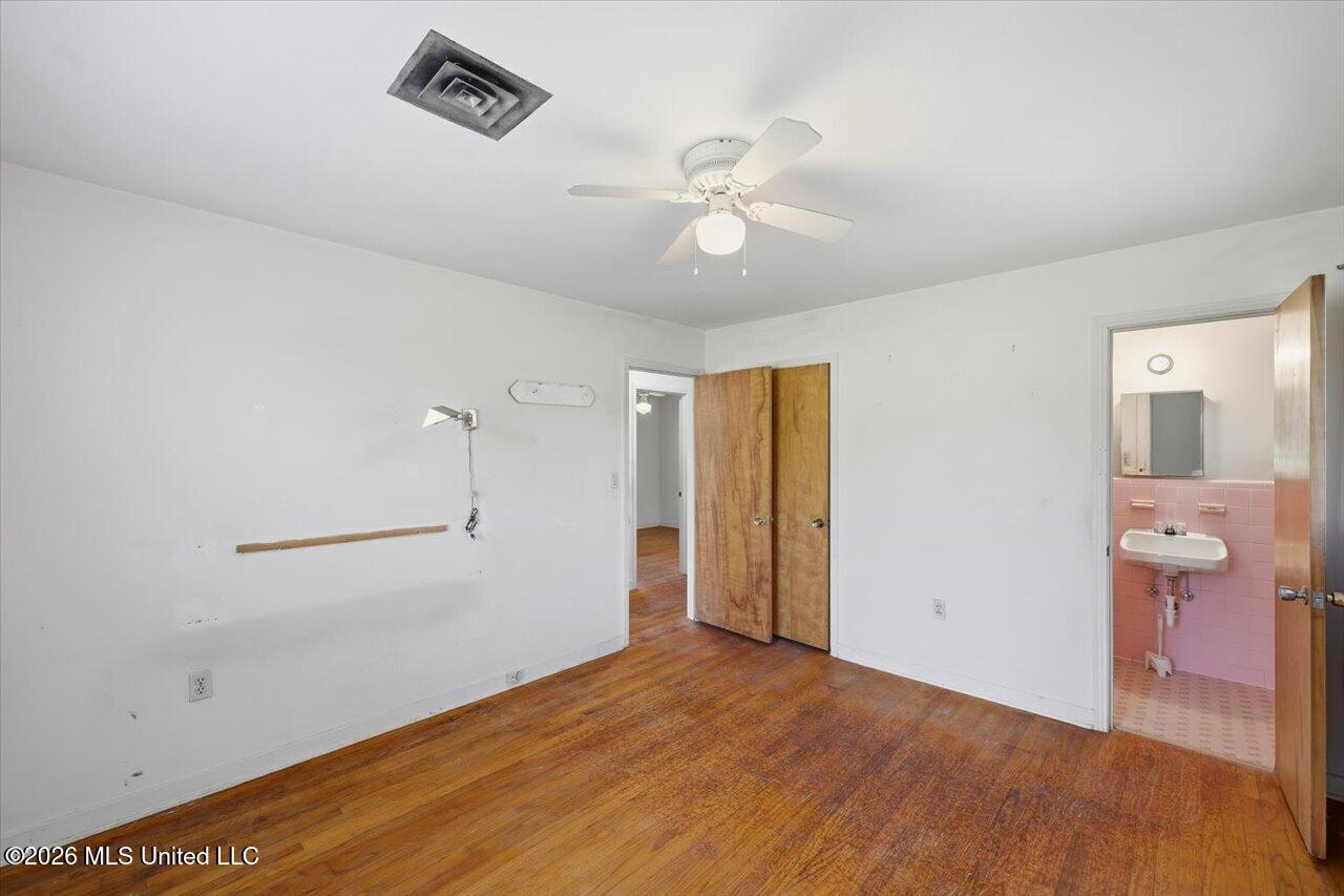 107 W Bell Avenue Property Photo 22