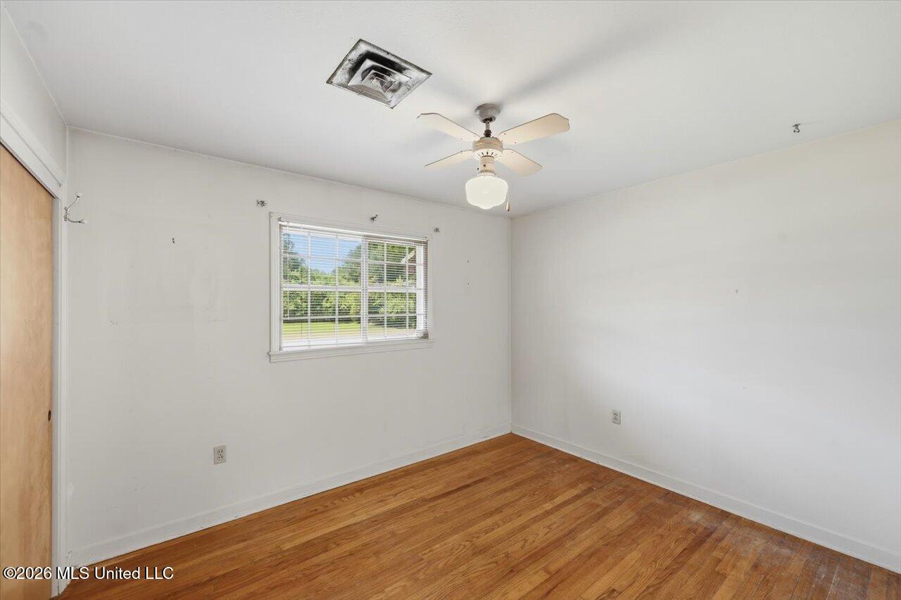 107 W Bell Avenue Property Photo 25
