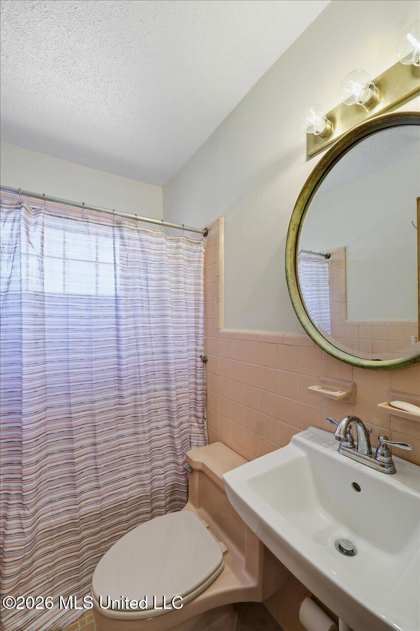 107 W Bell Avenue Property Photo 26