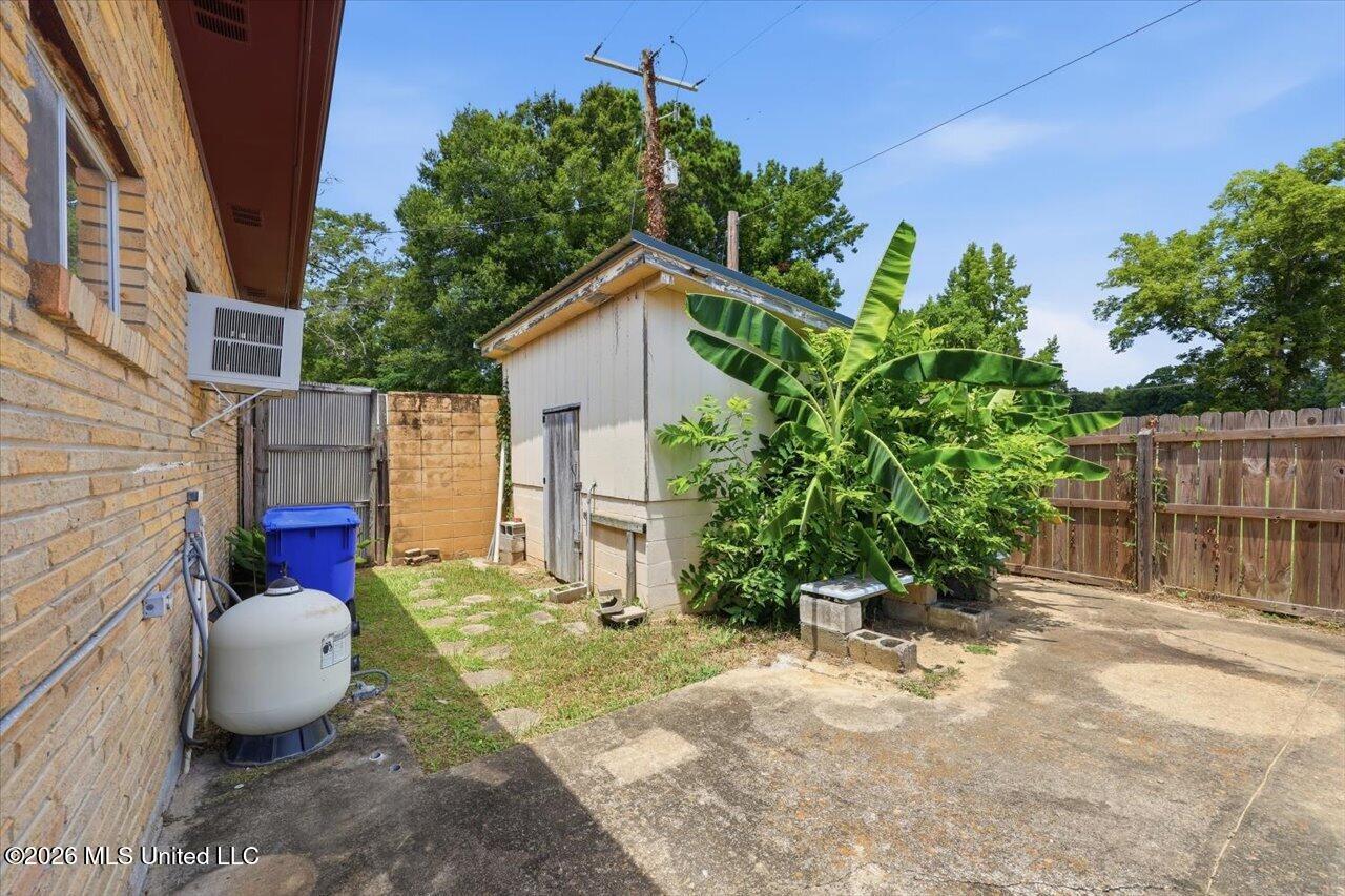 107 W Bell Avenue Property Photo 31