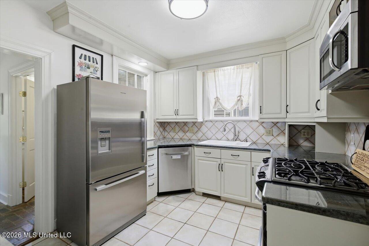 1521 Saint Ann Street Property Photo 8