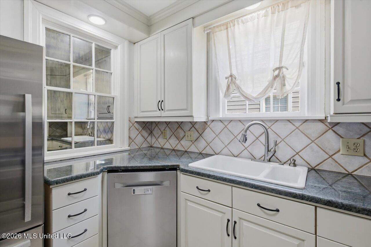 1521 Saint Ann Street Property Photo 11