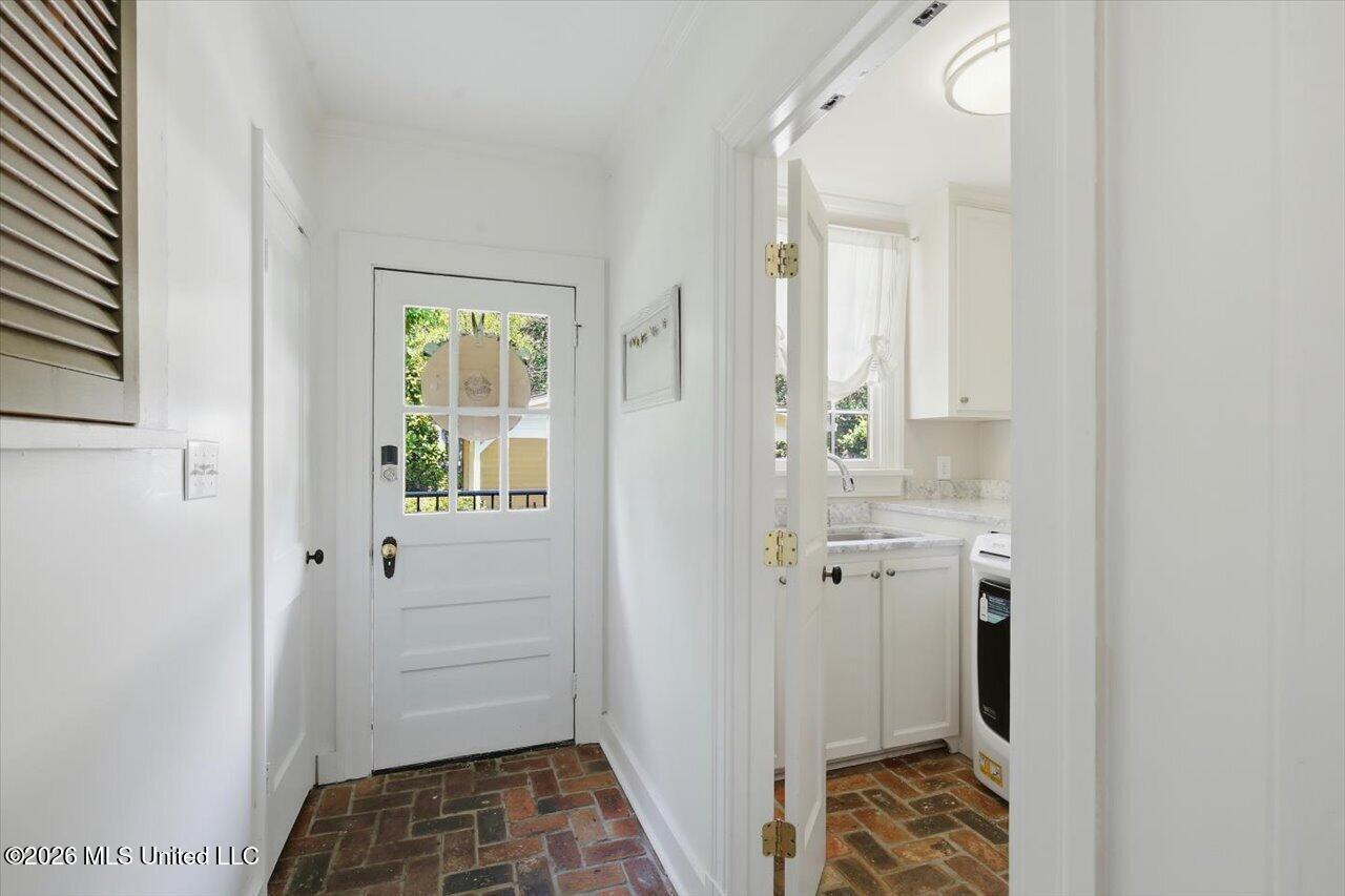 1521 Saint Ann Street Property Photo 17
