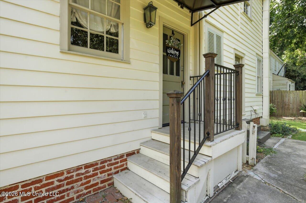 1521 Saint Ann Street Property Photo 40