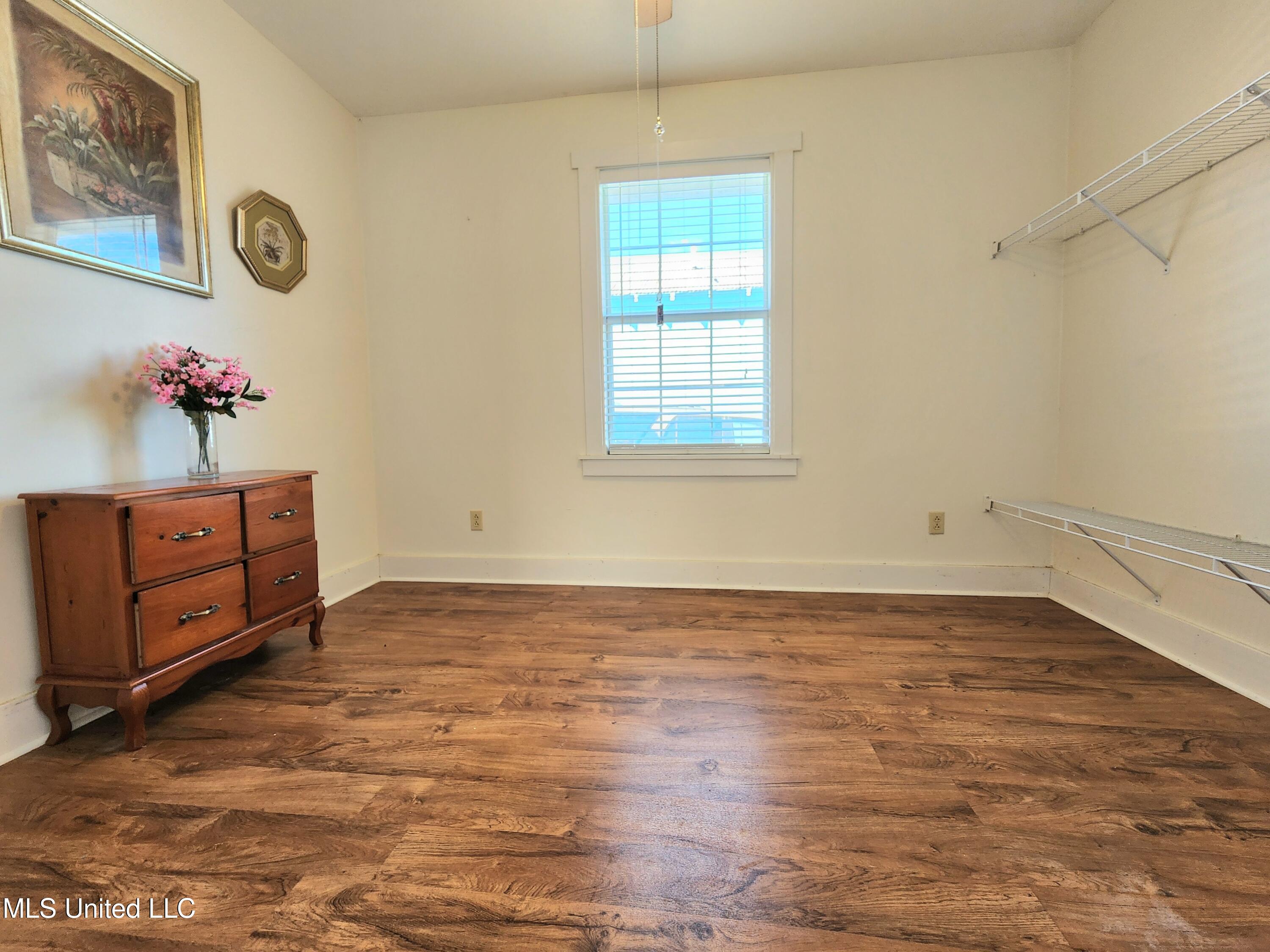 332 Haise Street Property Photo 6