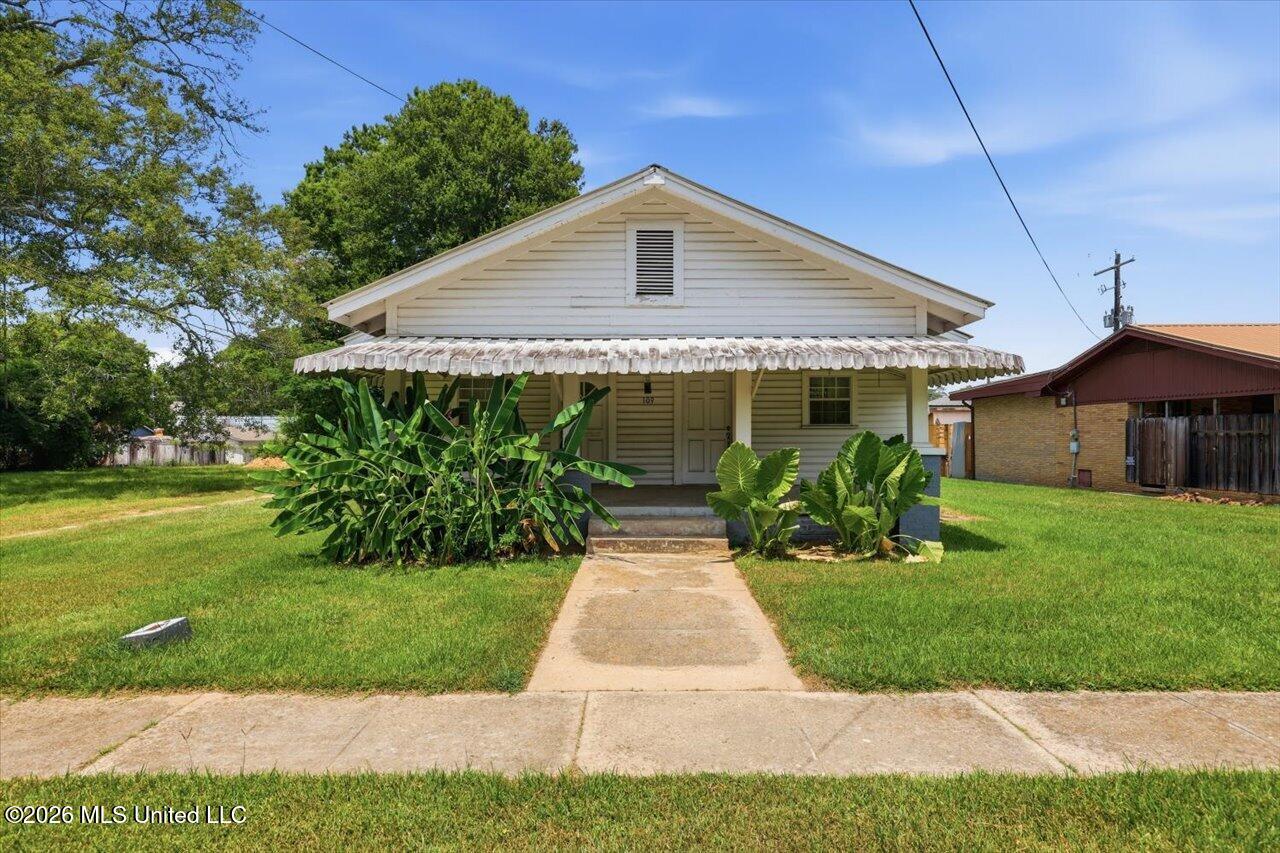 109 W Bell Avenue Property Photo 1