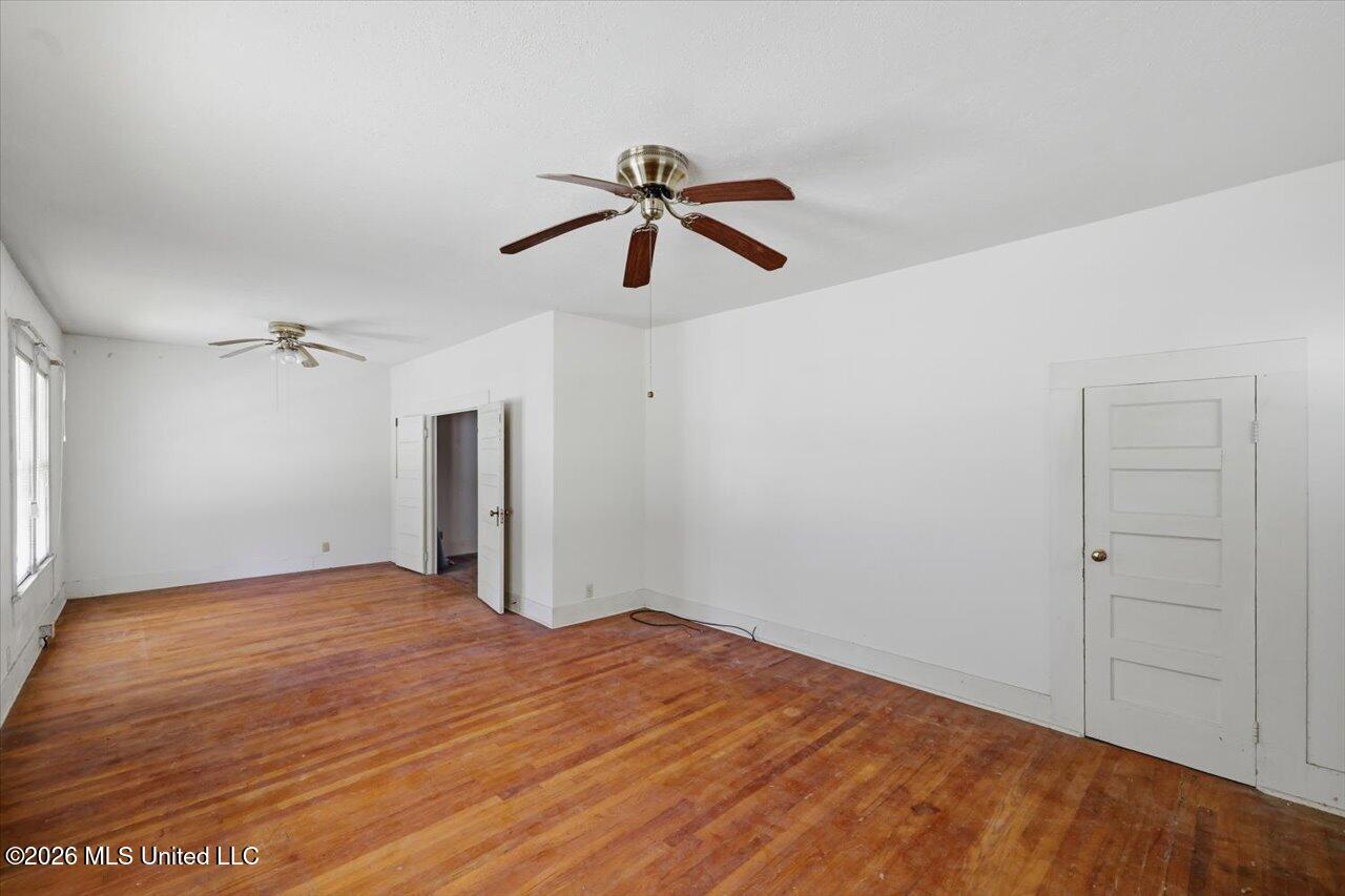 109 W Bell Avenue Property Photo 5