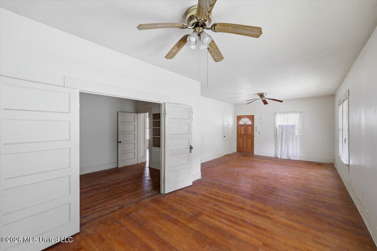 109 W Bell Avenue Property Photo 16