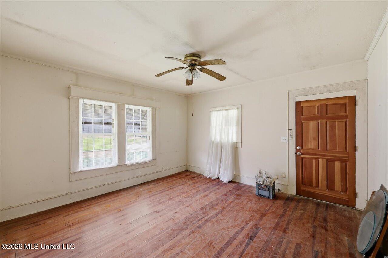 109 W Bell Avenue Property Photo 17
