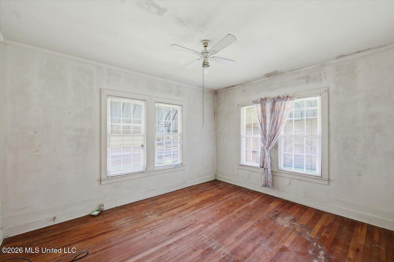 109 W Bell Avenue Property Photo 21