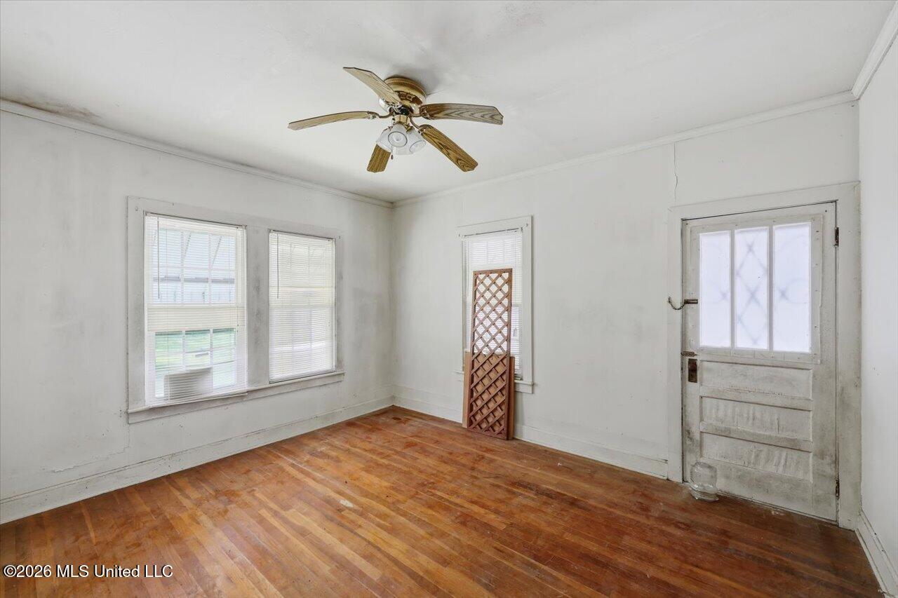109 W Bell Avenue Property Photo 22