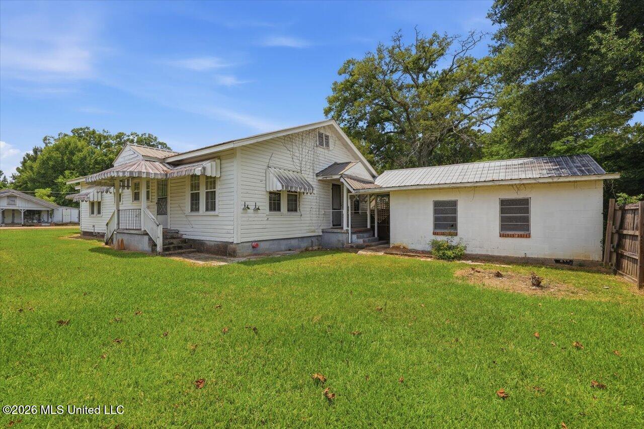 109 W Bell Avenue Property Photo 25