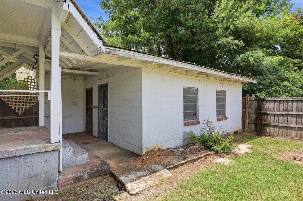 109 W Bell Avenue Property Photo 26