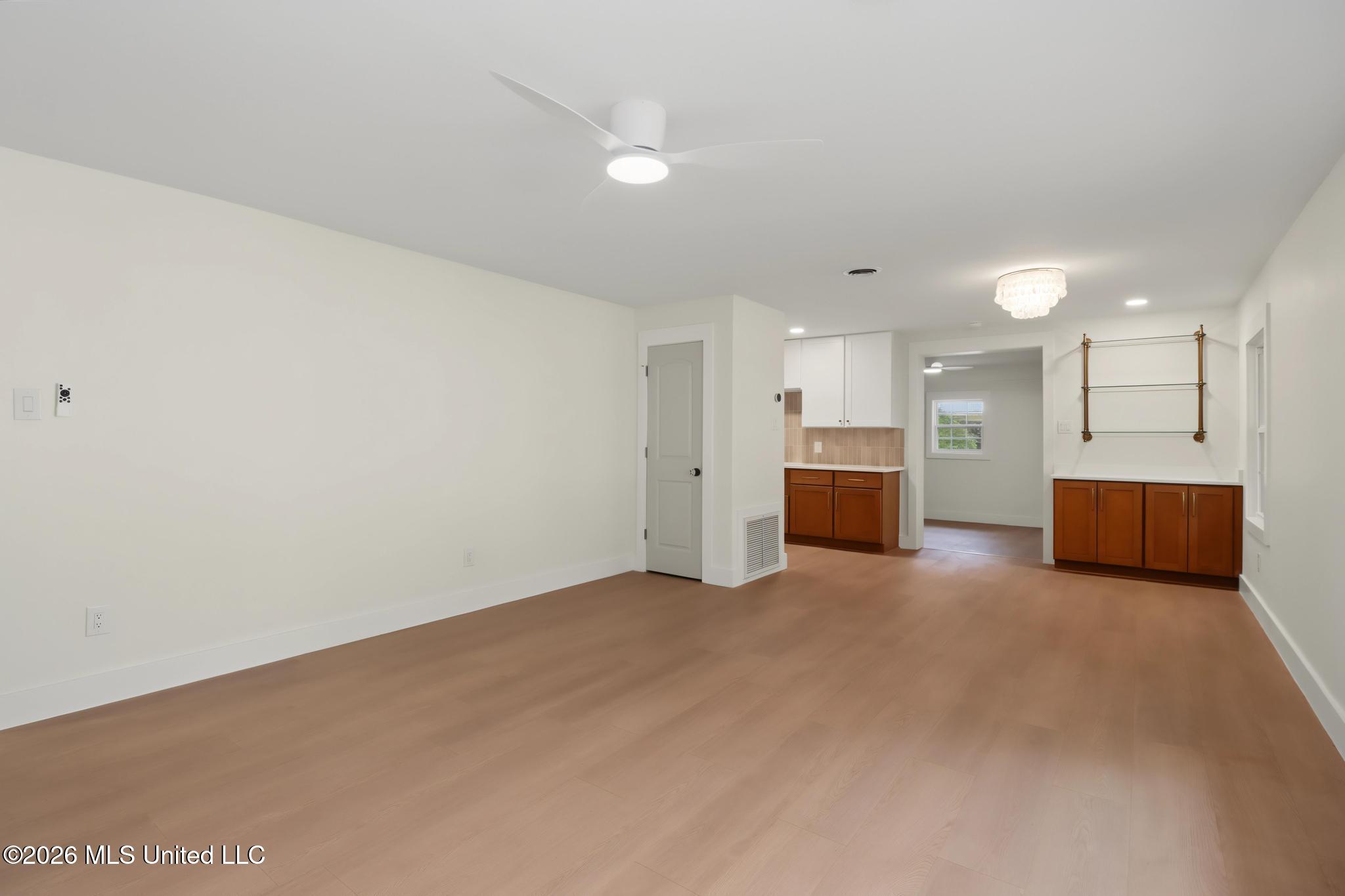 273 Holcomb Boulevard Property Photo 6