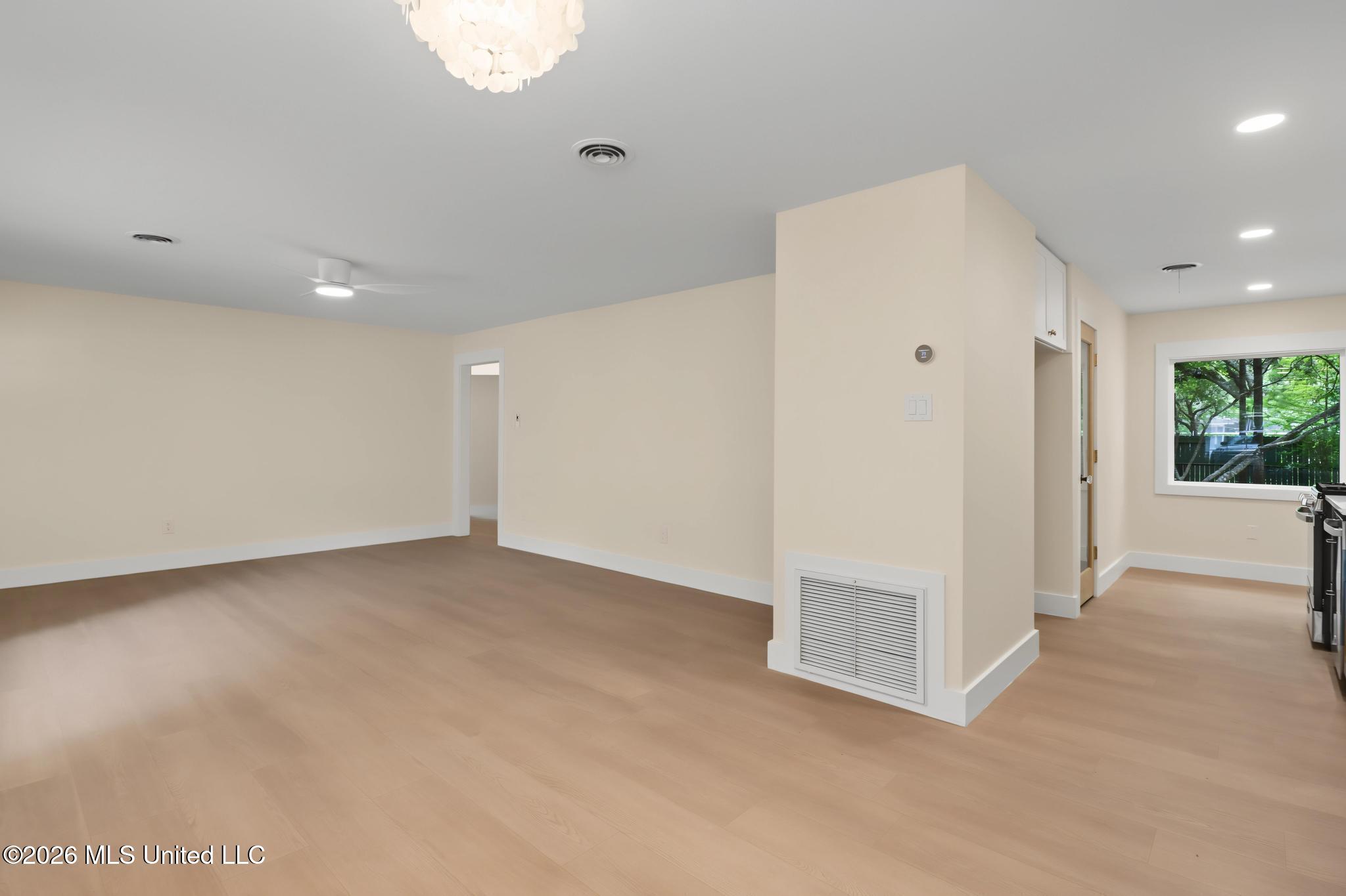 273 Holcomb Boulevard Property Photo 10