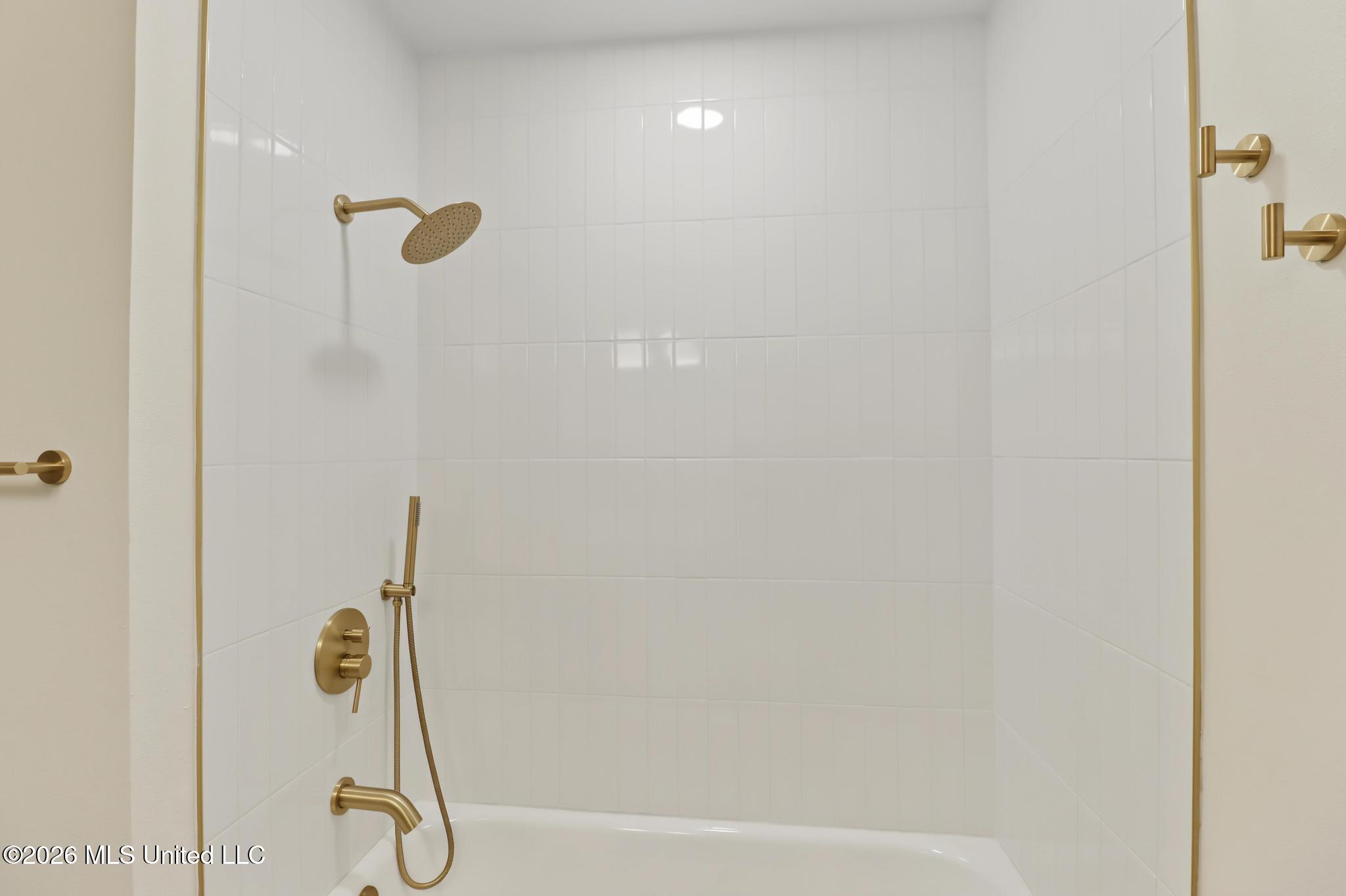 273 Holcomb Boulevard Property Photo 13