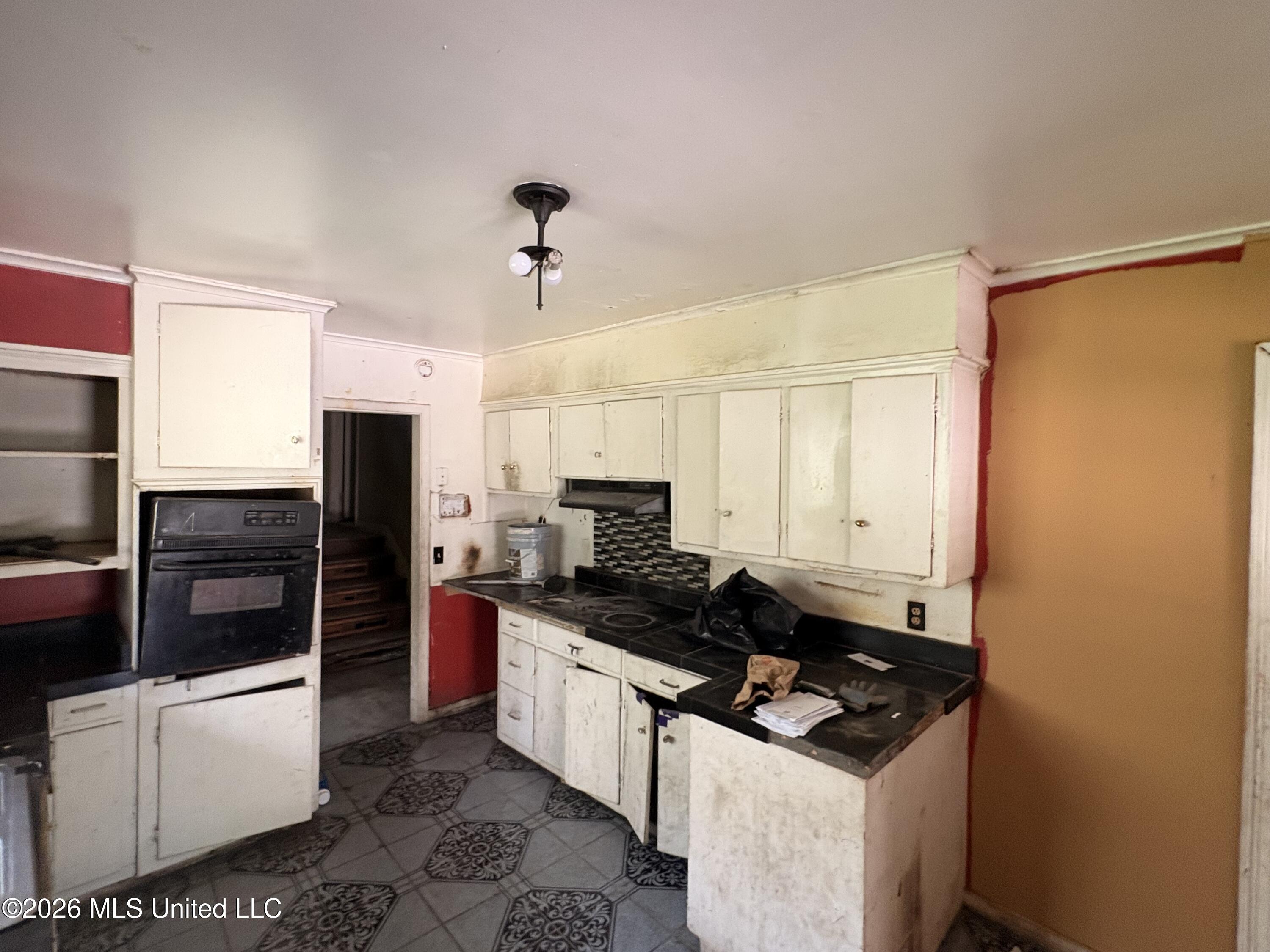 2729 E Benwood Drive Property Photo 10