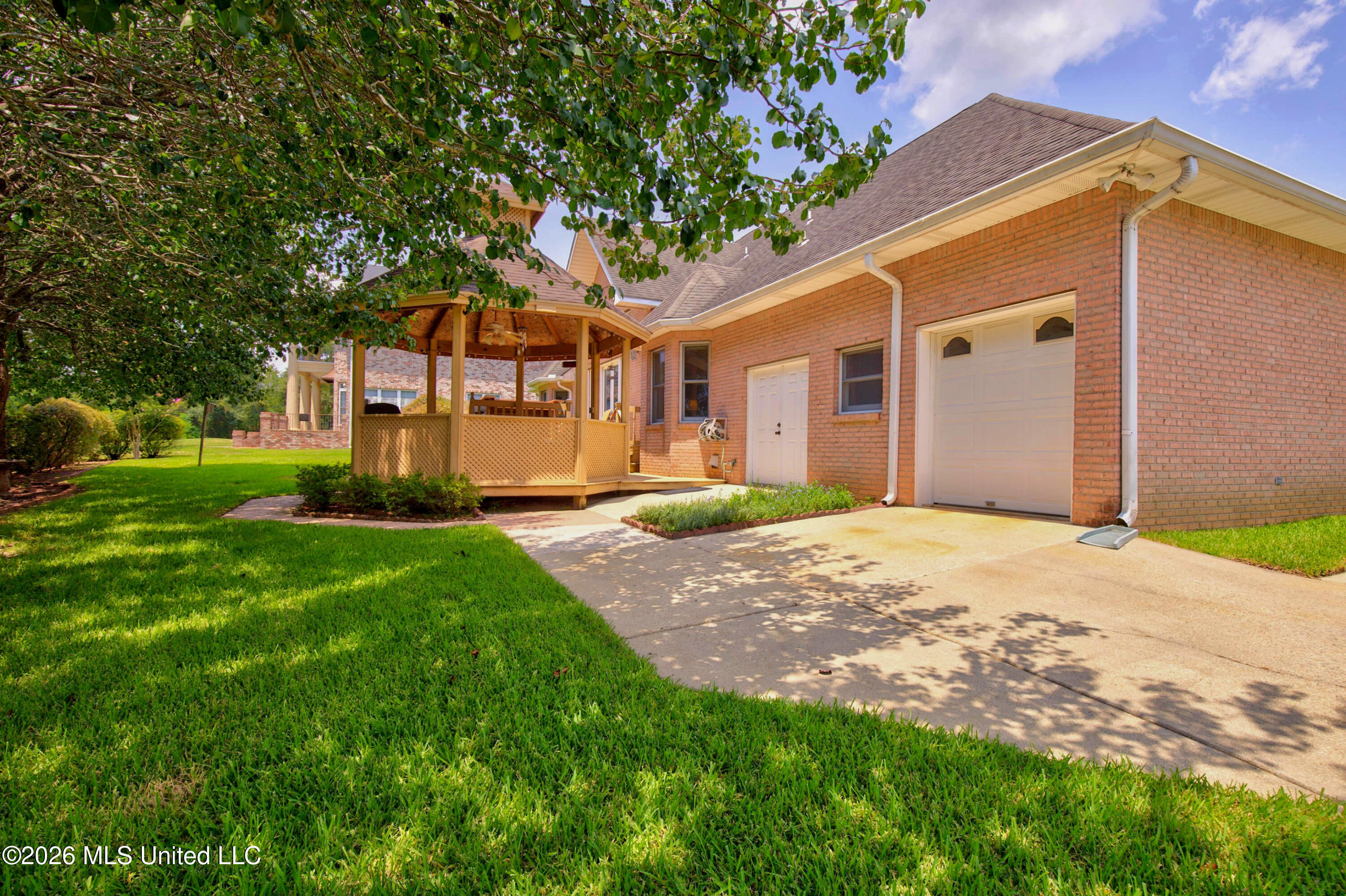 7523 Cherryhill Drive Property Photo 50
