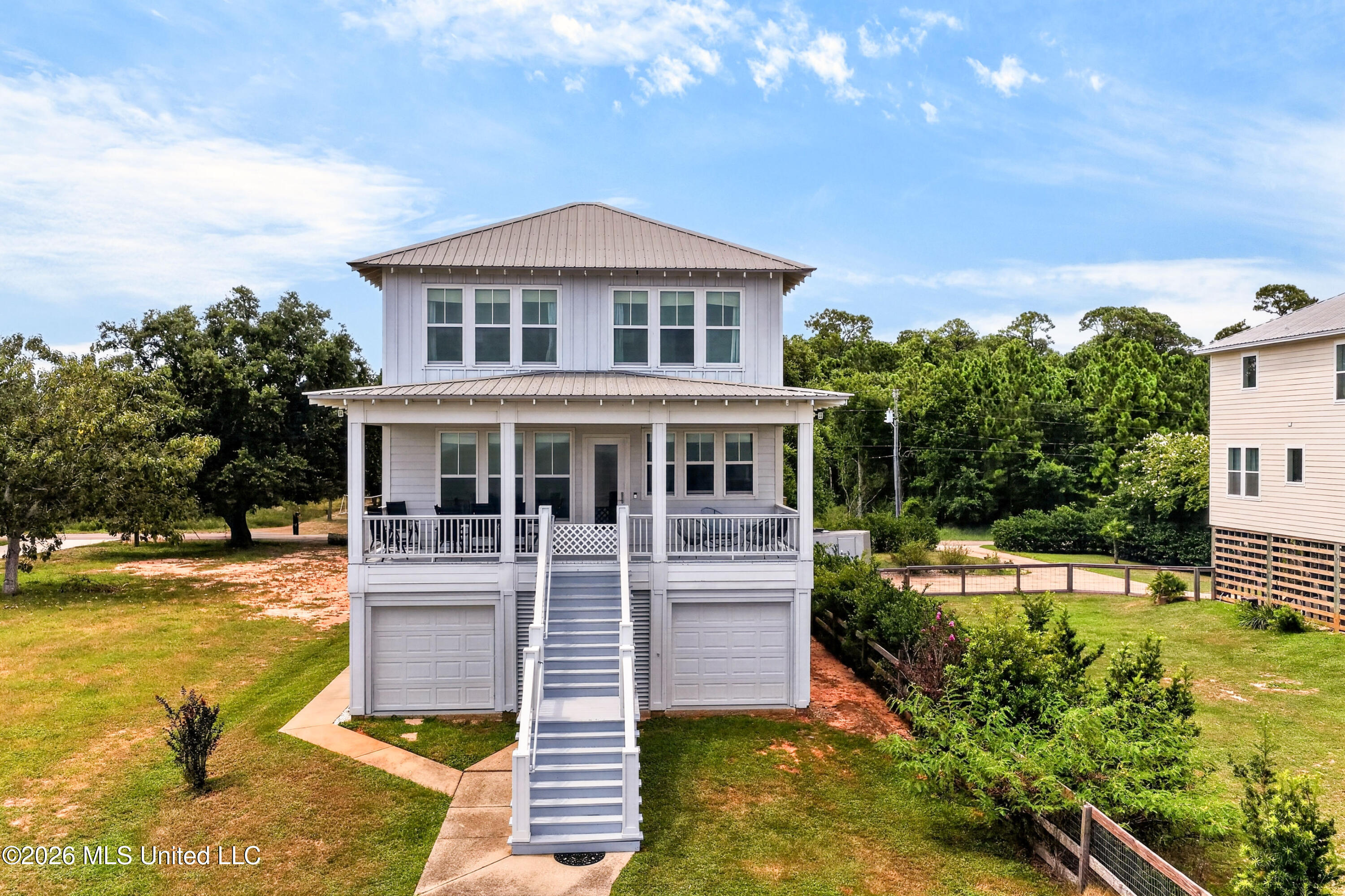 4723 E Belle Fontaine Road Property Photo 1