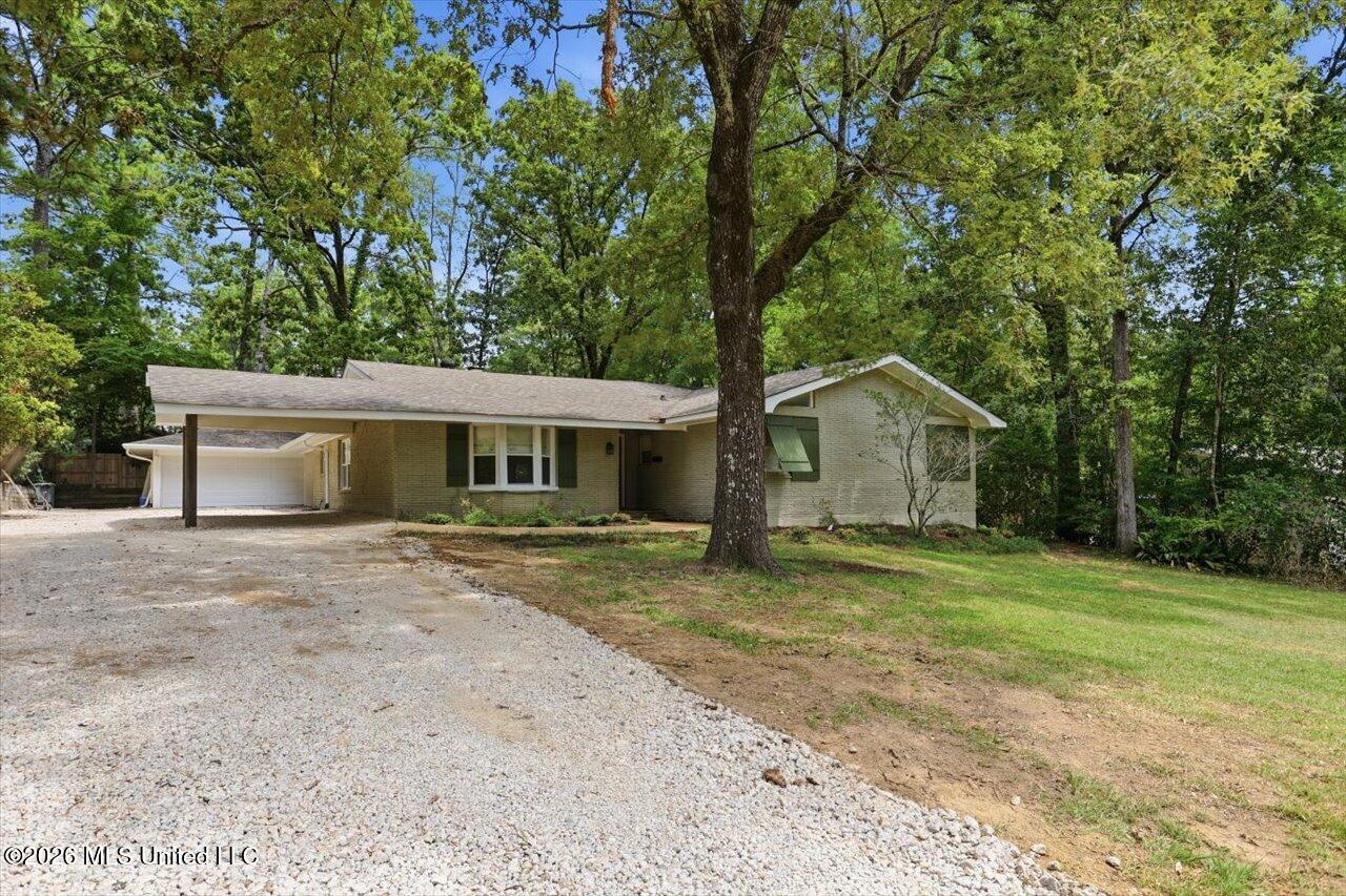 1786 Brecon Drive Property Photo 3