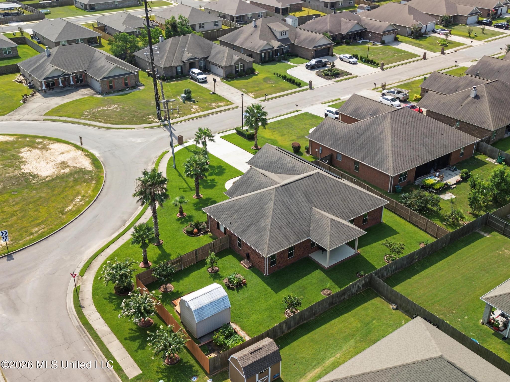 10241 Hutter Road Property Photo 4