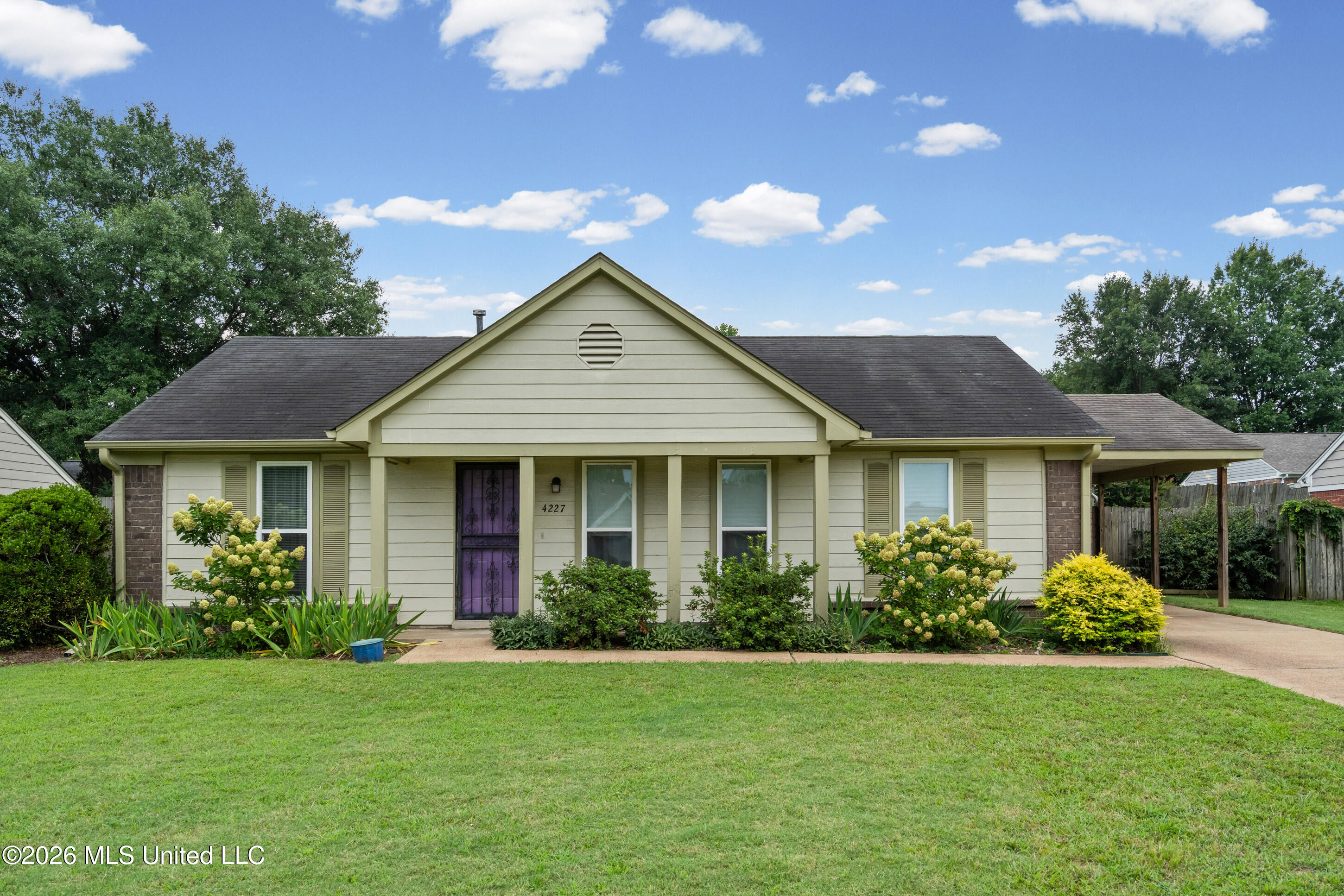 4227 Highgate Drive Property Photo 2