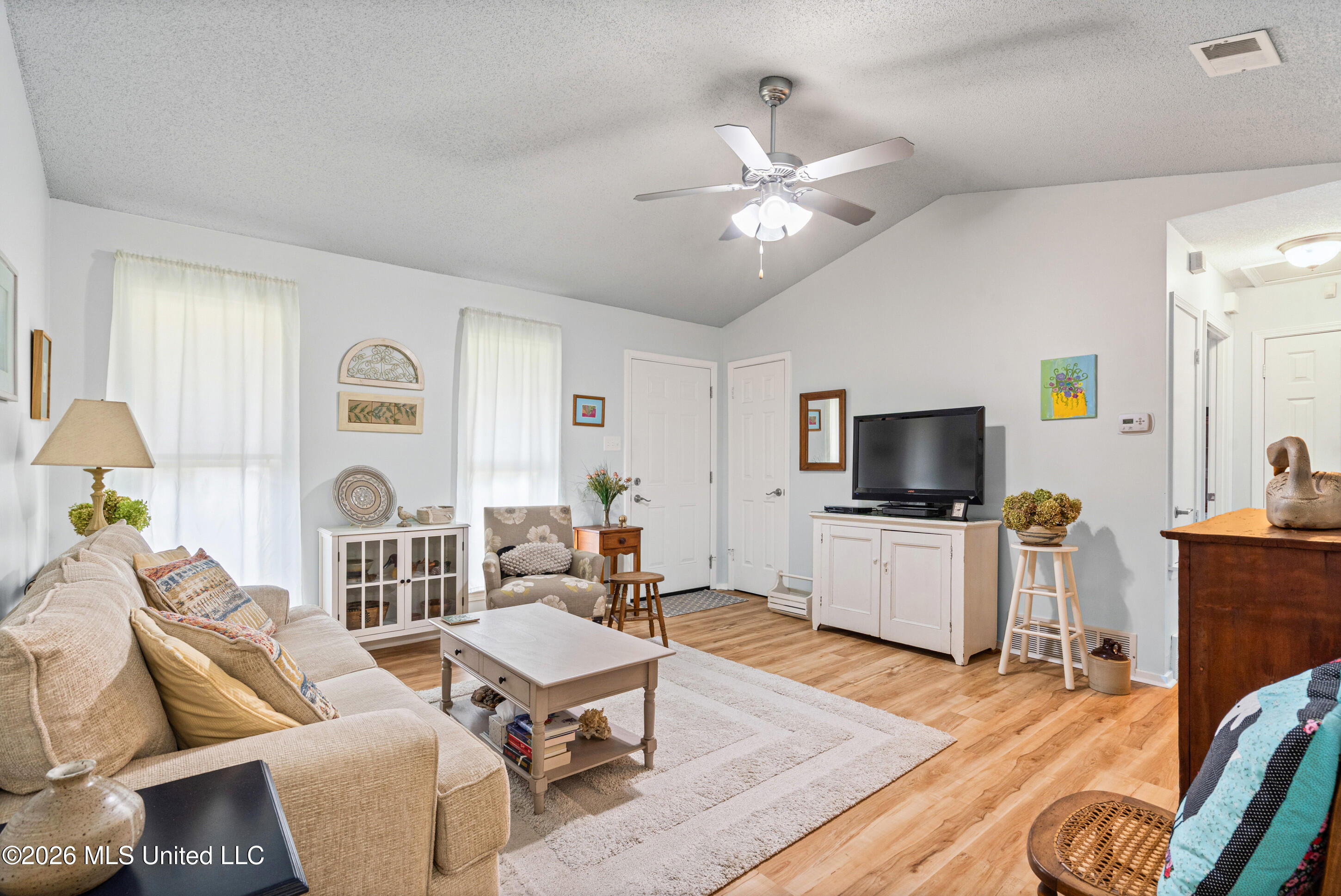 4227 Highgate Drive Property Photo 4