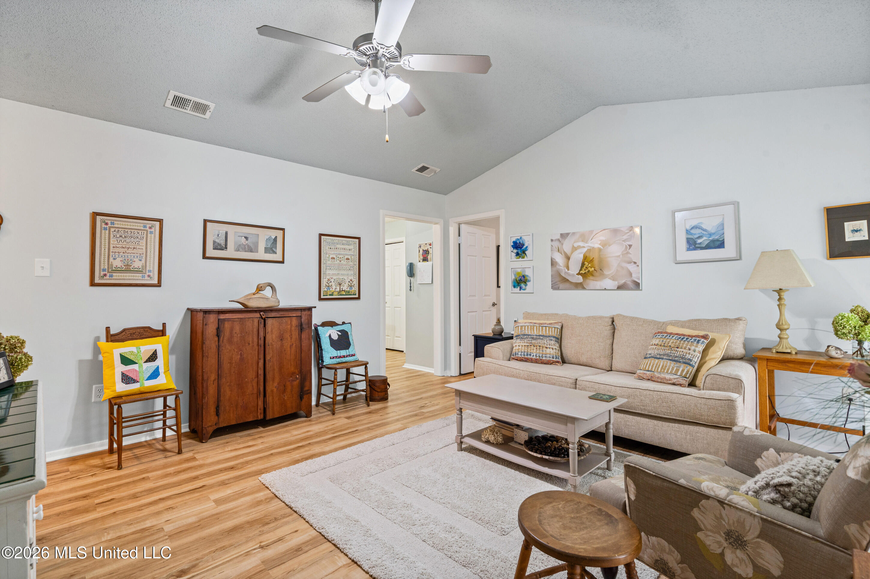 4227 Highgate Drive Property Photo 5