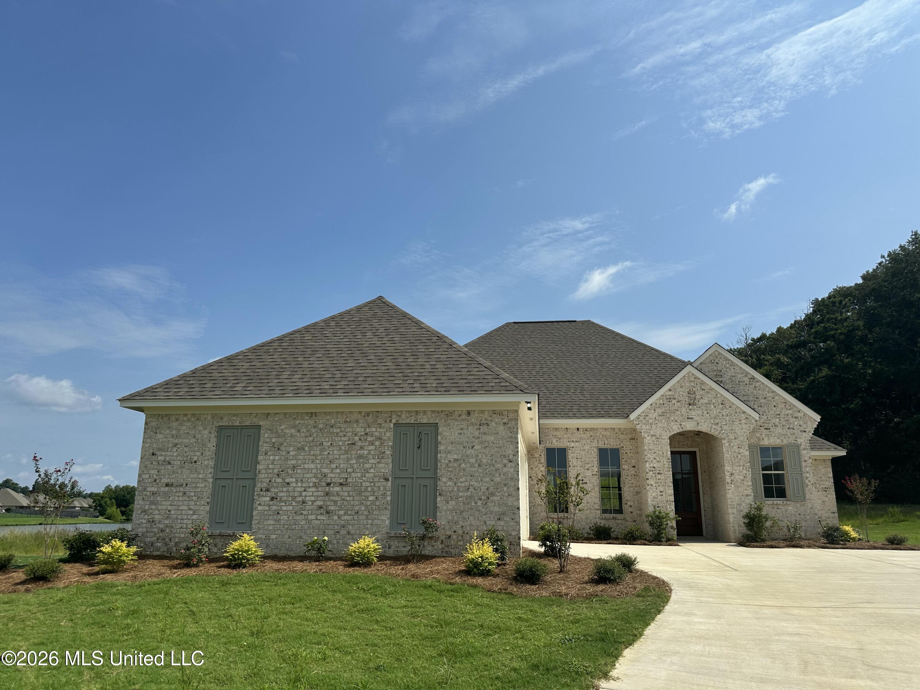 412 Old Maple Cove Property Photo 1
